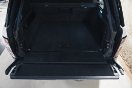 
                                                                                        Voiture
                                                                                         Land Rover Range Rover LWB Supercharged Autobio
