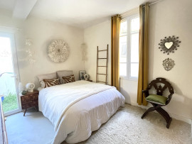 Vente
LE CANNET MAIRIE Villa 8 pièce(s) 150m2 env - Terrain 557m2 - Dépendances