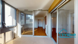 
                                                                                        Location
                                                                                         Le Chesnay, limite Versailles, lumineux T5 avec loggia