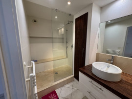 
                                                                                        Location
                                                                                         Le Delanglade