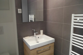 
                                                                                        Location
                                                                                         Le Kilimandjaro