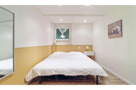 
                                                                                        Location
                                                                                         Le Poirier