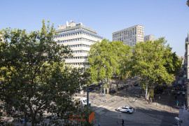 
                                                                                        Location
                                                                                         L'Empereur