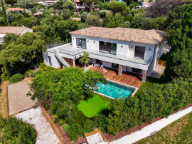 
                                                                                        Vente
                                                                                         LES ISSAMBRES (VAR) - VILLA NEUVE AVEC VUE MER