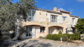
                                                                                        Vente
                                                                                         Les Issambres – Villa 9 pièces 187m2 avec piscine