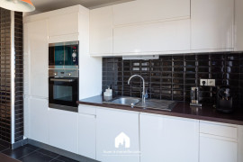 
                                                                                        Location
                                                                                         Les toits de Tellene