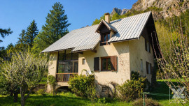 
                                                                                        Vente
                                                                                         Les Vigneaux - Maison T5 dans écrin naturel