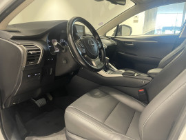 
                                                                                        Voiture
                                                                                         LEXUS NX 300H HYBRIDE 2WD MC DESIGN APP MY21 SR