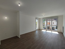 
                                                                                        Location
                                                                                         Livry à louer 3 pièces avec balcon et parking double