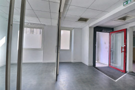 
                                                                                        Vente
                                                                                         Local commercial 3 pièces