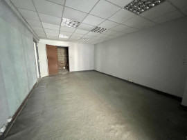 
                                                                                        Location
                                                                                         Local commercial 369m2