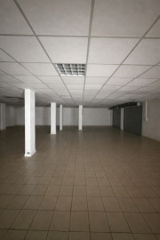 
                                                                                        Location
                                                                                         Local commercial – 580 m² – Saint-André (97440)