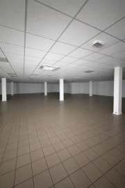 
                                                                                        Location
                                                                                         Local commercial – 580 m² – Saint-André (97440)