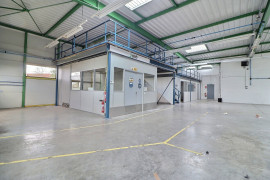 
                                                                                        Location
                                                                                         Local commercial - Atelier d'activité - 554m²