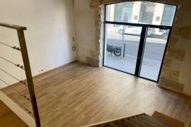 
                                                                                        Location
                                                                                         Local commercial/Bureau avec Vitrine Rue Paradis