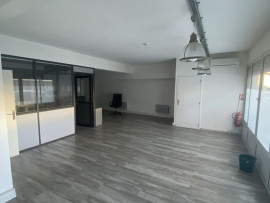 Location
Local commercial Coteau