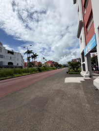 
                                                                                        Location
                                                                                         Local commercial de 15 mètres carrés – Saint-André