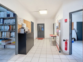 
                                                                                        Vente
                                                                                         Local commercial et hangar Loué
