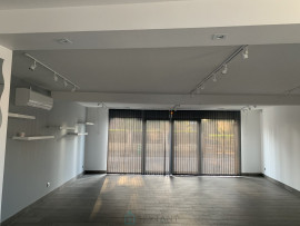 Vente
Local commercial Les Essarts