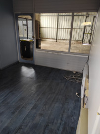 
                                                                                        Location
                                                                                         local commercial professionnel + bureaux  600m²