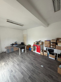 
                                                                                        Location
                                                                                         Local commercial vide de 32 m2
