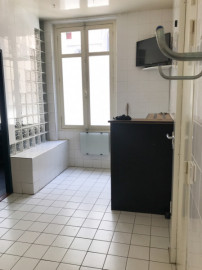 
                                                                                        Location
                                                                                         Local professionnel, 25m2, RDC, 5me arrondissement