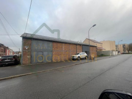 
                                                                                        Location
                                                                                         Local professionnel 351 m2 - 9 pièces