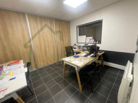 
                                                                                        Location
                                                                                         Local professionnel 351 m2 - 9 pièces