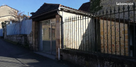 
                                                                                        Location
                                                                                         Local Professionnel 37 m² 2 pièces