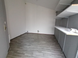 
                                                                                        Location
                                                                                         Local Professionnel 37 m² 2 pièces