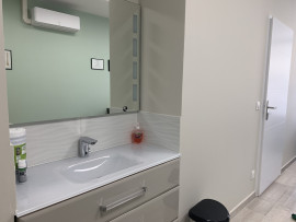 
                                                                                        Location
                                                                                         Local professionnel