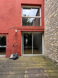 
                                                                                        Vente
                                                                                         Local professionnel avec étage et terrasse
