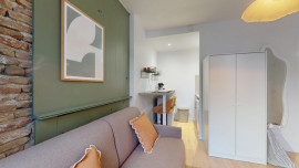 
                                                                                        Location
                                                                                         Location 15.91m²