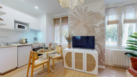 
                                                                                        Location
                                                                                         Location 19.00m²