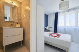 
                                                                                        Location
                                                                                         Location 61.43m²