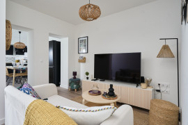 
                                                                                        Location
                                                                                         Location 79.83m²