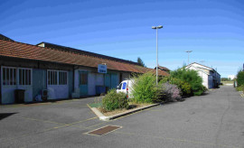 
                                                                                        Location
                                                                                         Location d'un local d'activité d'une surface de 650 m² à Nièvre