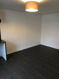 
                                                                                        Location
                                                                                         Location Studio 19m2