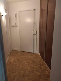 
                                                                                        Location
                                                                                         Location studio