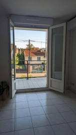 
                                                                                        Location
                                                                                         Location studio proche RER A