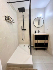 
                                                                                        Location
                                                                                         Location T2 balcon + Parking