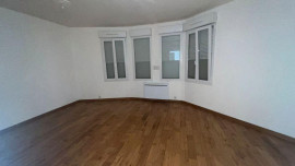 
                                                                                        Location
                                                                                         Location T2 bis
