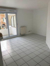 
                                                                                        Location
                                                                                         Location T3 non meublé Rouen