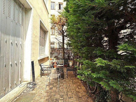 
                                                                                        Location
                                                                                         LOFT avec terrasse, atypique, beaucoup de cachet