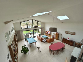 
                                                                                        Vente
                                                                                         Loft d’architecte avec jardin et garage