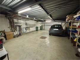 
                                                                                        Vente
                                                                                         Loft d’architecte avec jardin et garage