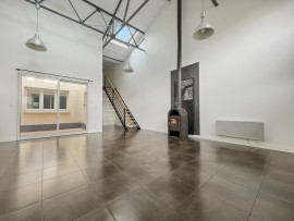 
                                                                                        Vente
                                                                                         LOFT de 102m² à louer