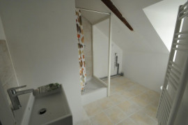 
                                                                                        Location
                                                                                         Loft moderrne et lumineux , calme en ville