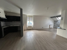 
                                                                                        Location
                                                                                         Logement situé proche du centre dans une rue calme