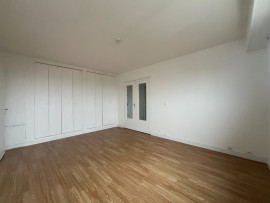 
                                                                                        Vente
                                                                                         lot 215 - Noisy-le-Grand